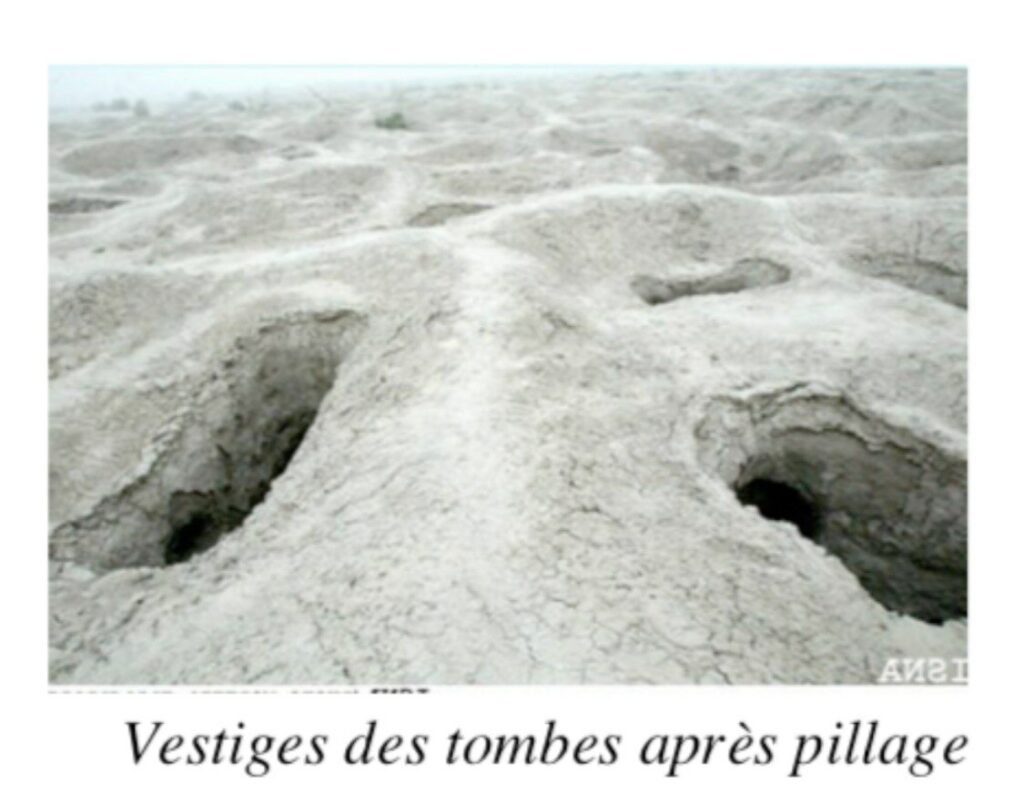  Vestiges de tombes après pillage à Jiroft au Sud de Kerman en Iran
