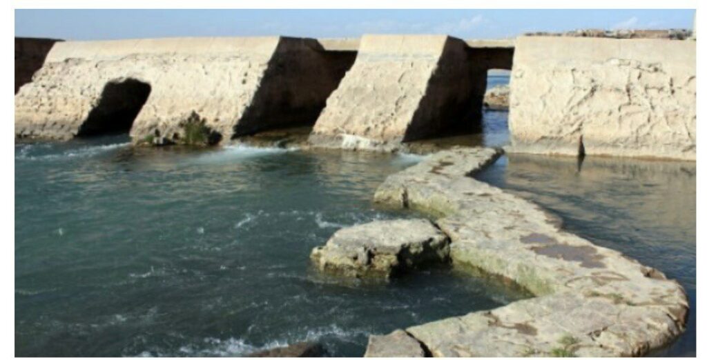 Le barrage du Pont de Gargar à Shushtar en Iran a été entièrement construit sur les moulins à eau et les chutes d’eau